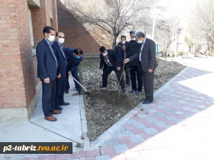 کاشت درخت به مناسبت هفته درختکاری در آموزشکده فنی و حرفه ای شماره 2 تبریز